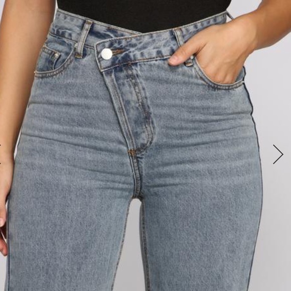 COPY - ASYMMETRICAL HIGH RISE BOYFRIEND JEANS Windsor - Picture 2 of 3